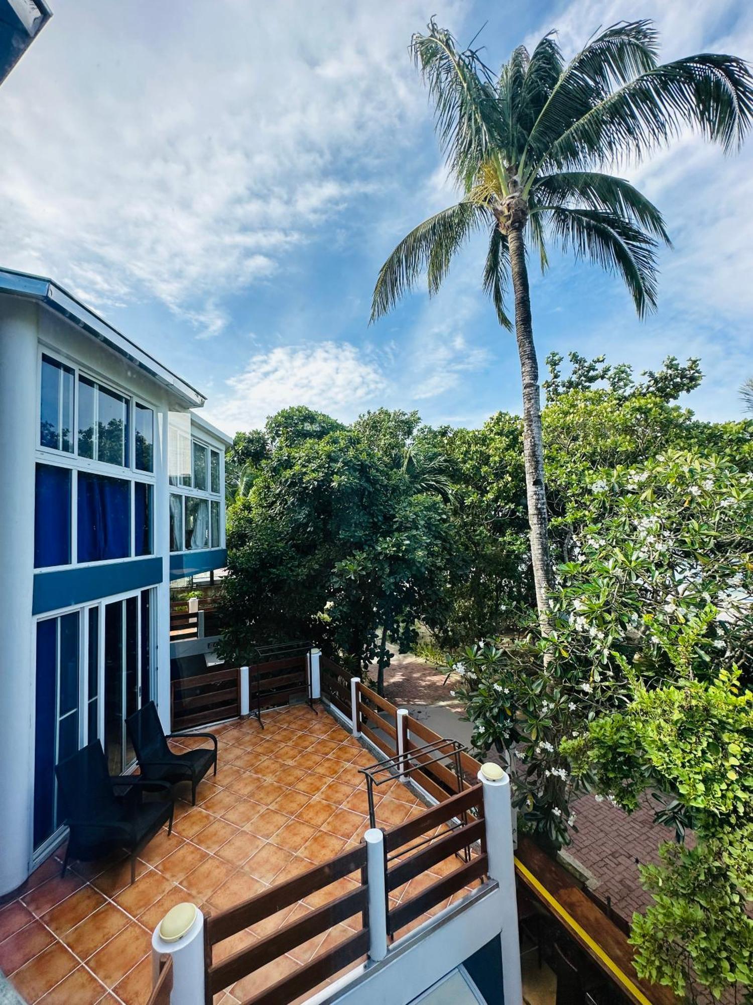 Aissatou Beach Resort Balabag  Exterior photo